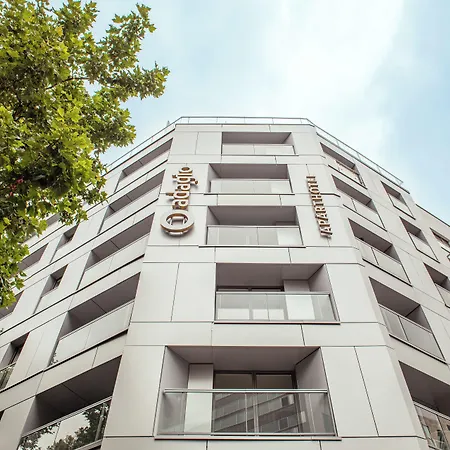 Adagio Paris 4*