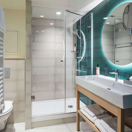 Adagio Paris فندق 4*