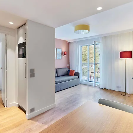 Adagio Paris 4* Μπουλόν-Μπιγιανκούρ