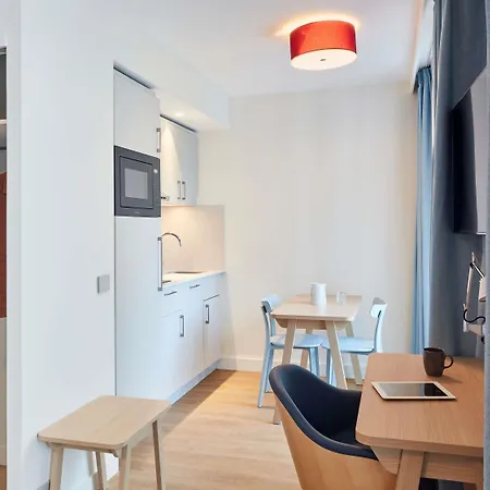 Adagio Paris 4*